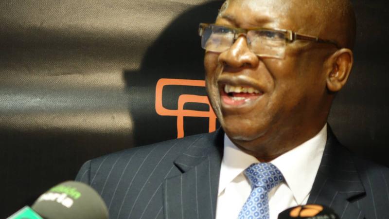 4. Imagen de Abdoulie Janneh -Director Ejecutivo de la Fundación Mo Ibrahim- en rueda de prensa previa a su intervención en Casa África