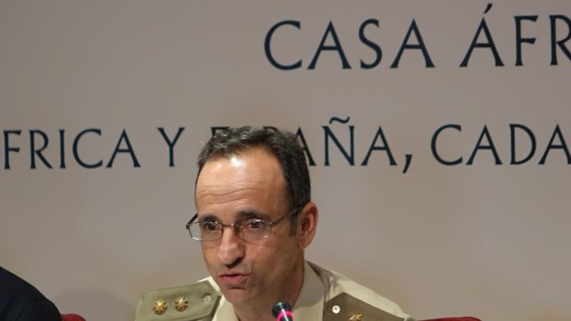 18. Intervención del Teniente Coronel Jesús Díez Alcalde  con la ponencia Presencia española en África. Misiones de mantenimiento de la paz-,  en  la Mesa 1: España y África, nuevos retos para la seguridad del continente