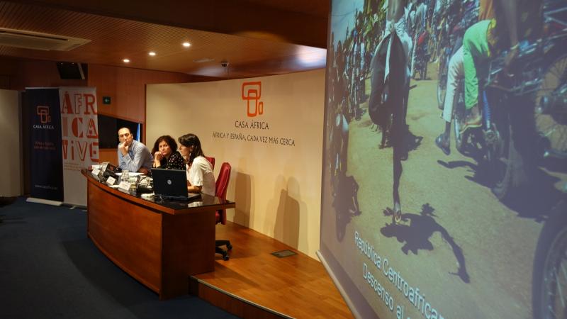33. Intervención de Gemma Parellada con la ponencia Conflictos olvidados. El caso de la República Centroafricana en la Mesa 3: África, periodismo y conflictos olvidados