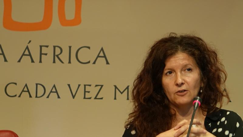 38. Intervención de Lola Huete Machado con la ponencia  La (in)visibilidad de África en los medios en la Mesa 3: África, periodismo y conflictos olvidados