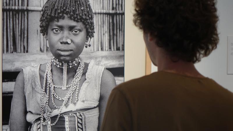 5. Imagen de la inauguración de la exposición Madagascar 1906 en Casa África, 2015