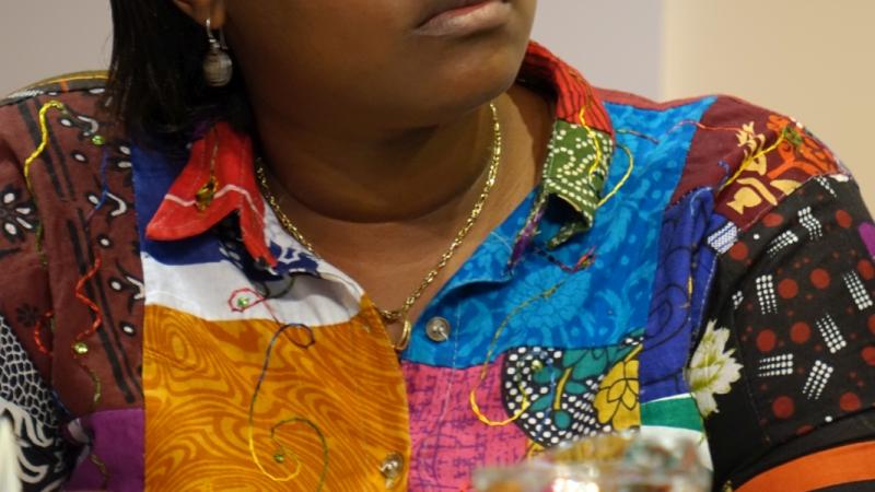 12. Imagen de la panelista Natacha Kunama, Coordinadora de la Unidad por la Paz del African Centre for the Constructive Resolution of Disputes (ACCORD), en el desarrollo del Panel 1: La (in)seguridad en África hoy