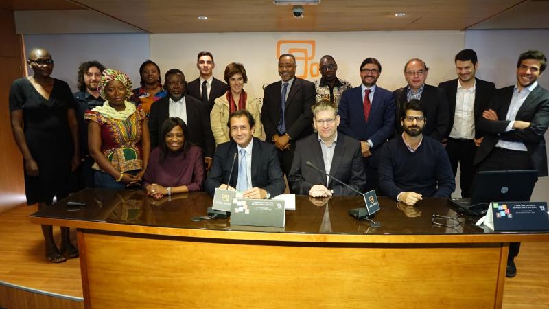 19. Imagen de los participantes del  I Encuentro de Think Tanks África-España celebrado en Casa África en diciembre de 2015