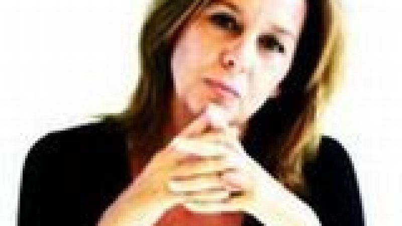 Conferencia de la escritora María Dueñas Las puntadas árabes de 'El tiempo entre costuras'