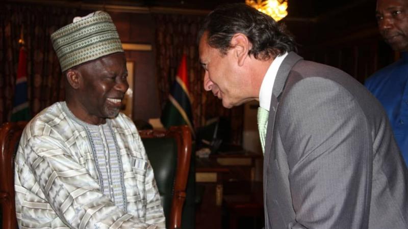 El Director General de Casa África, con el vicepresidente de Gambia