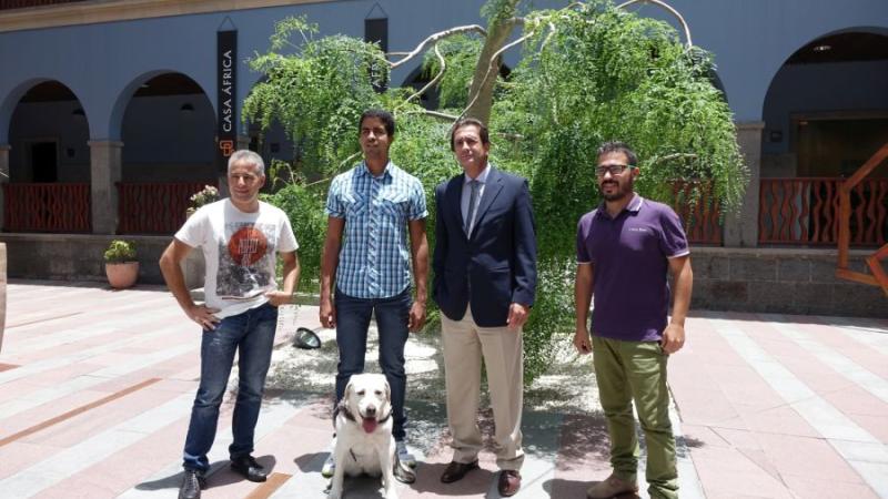 La expedición al Kilimanjaro, encabezada por Enhamed Enhamed, visita Casa África