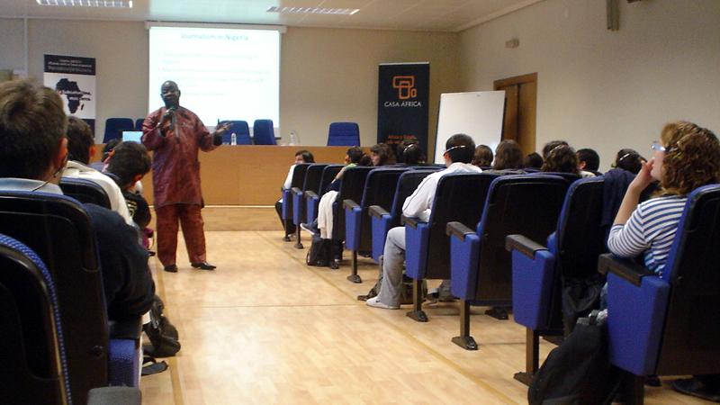 Una conferencia sobre los medios de comunicación nigerianos cierra un seminario en Valencia sobre el impacto de los medios en inmigración y desarrollo sostenible