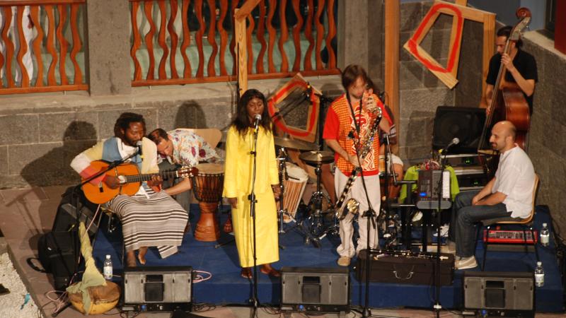 Casa África celebra el Día de África con un concierto de Qbamba
