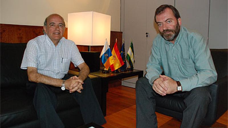 El director general de Casa África recibe al presidente de la Coordinadora Canaria de ONGD